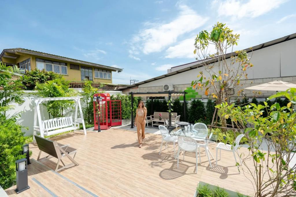 Play Poshtel & Cafe (SHA Certified) 3*