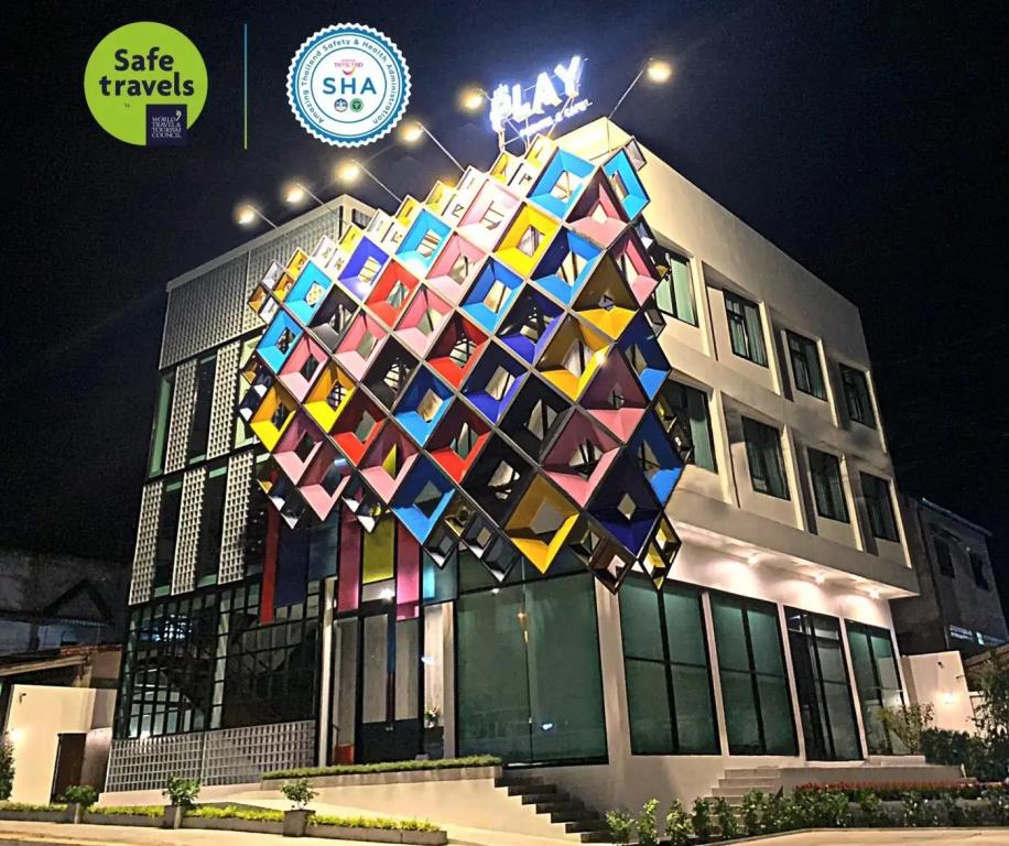 Play Poshtel & Cafe (SHA Certified) 3*