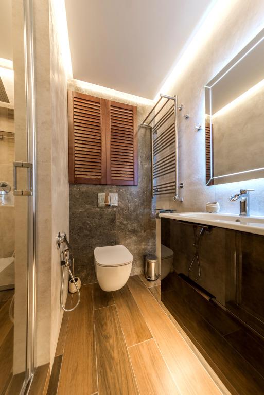 Alex Fisher Apartments 0*