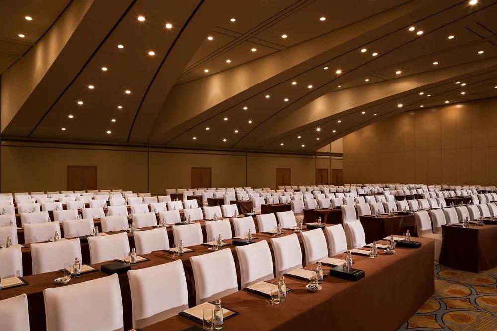 Al Faisaliah Suites 0*