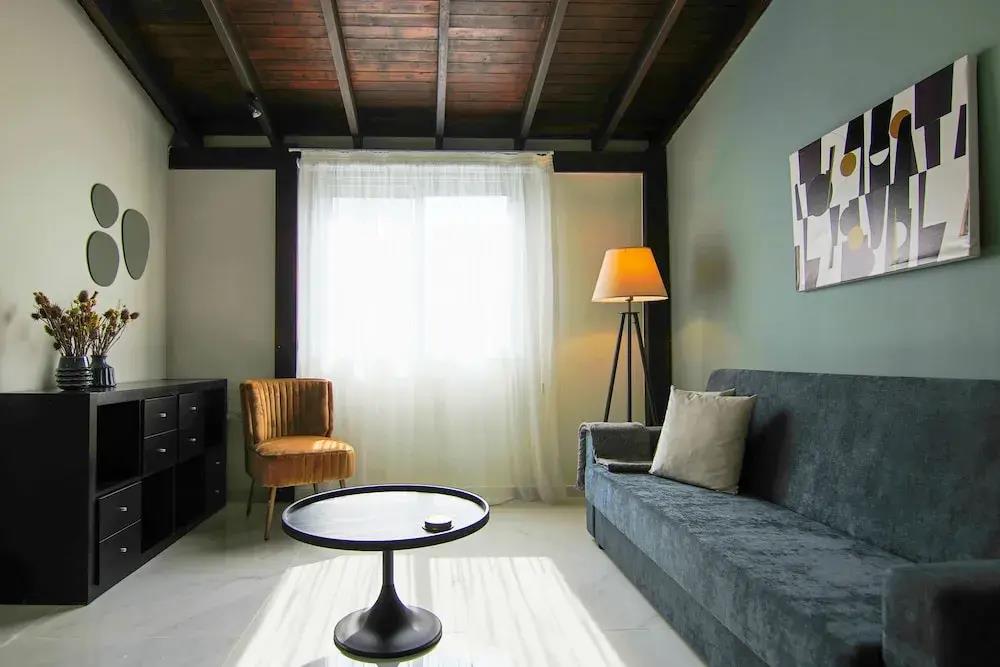 Phaedrus Living: City View Luxury Flat Harbour 03 0*