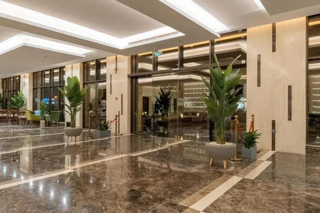 Tura Hotel AlNuzha 3*