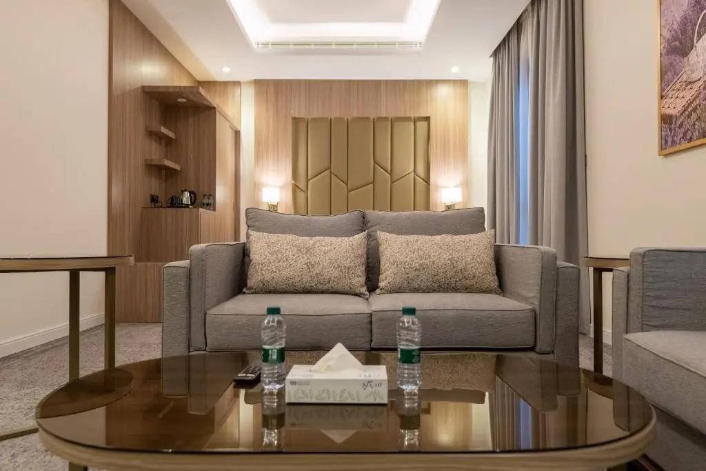Tura Hotel AlNuzha 3*