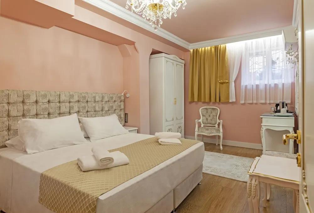 Via Villa Iliotti 0*