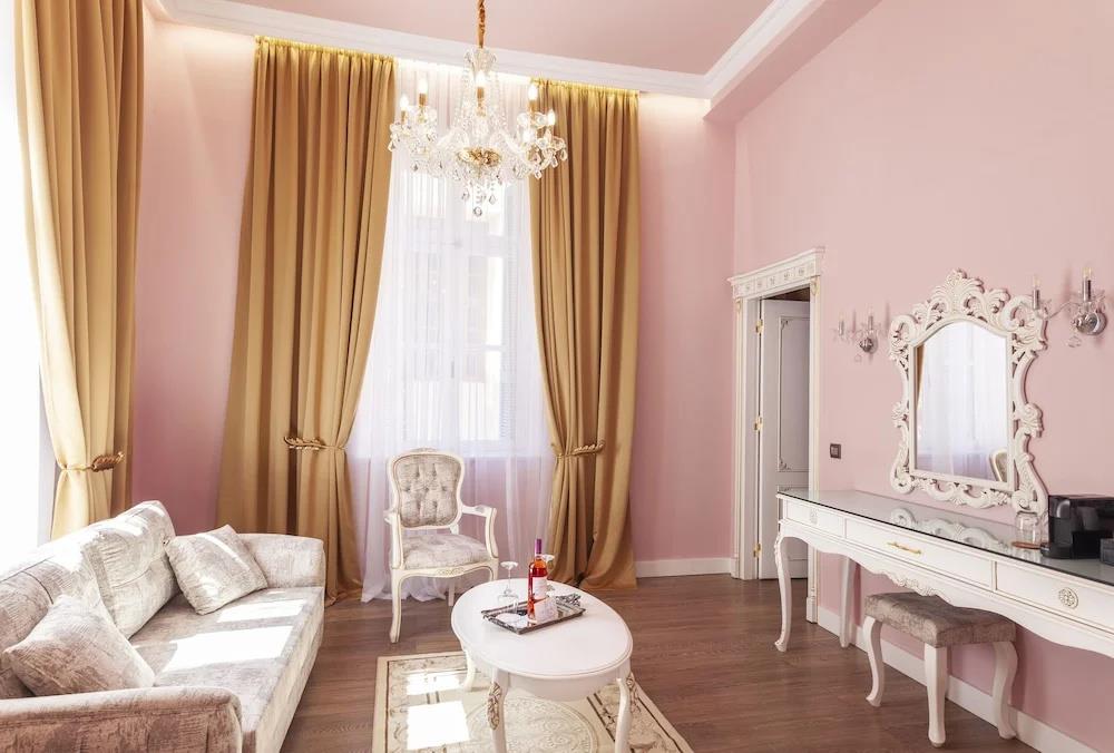Via Villa Iliotti 0*