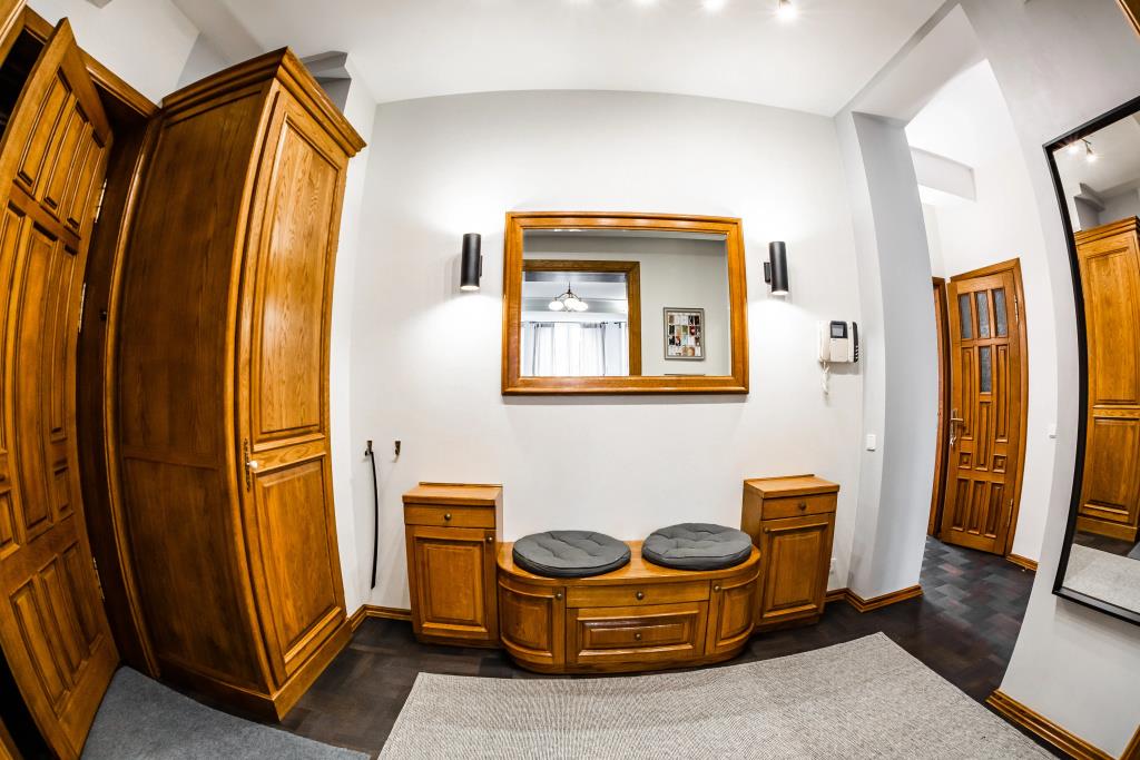 Interloft 4 Old Town Free Parking Wi-Fi 100/50 Smart TV Apartments 0*