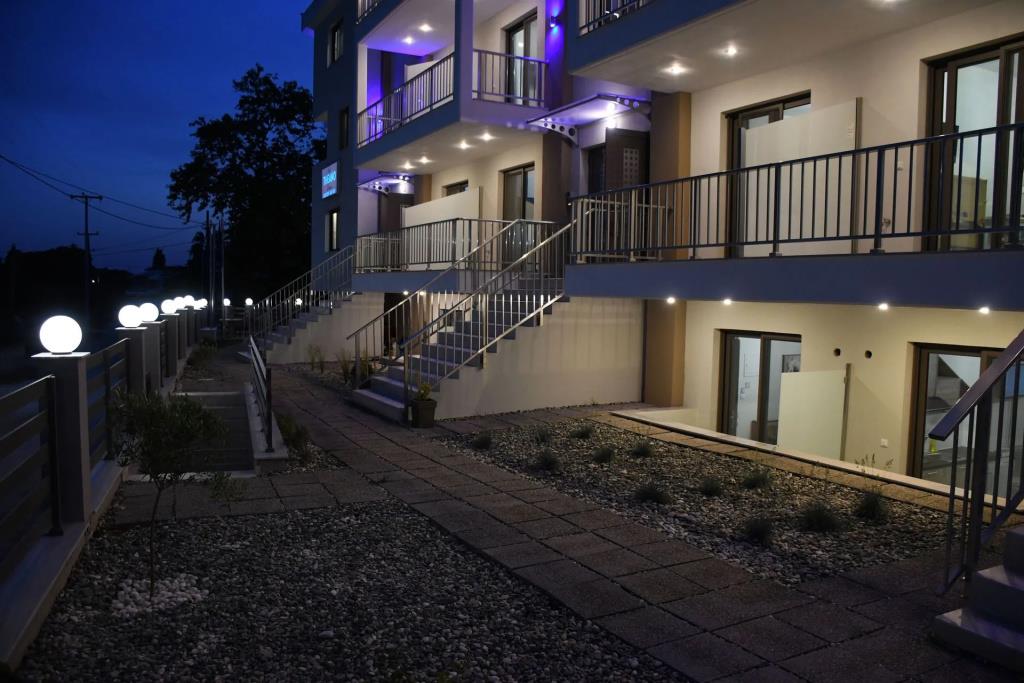 Theano Luxury Suites 0*