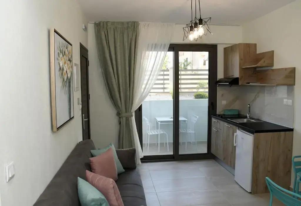 Theano Luxury Suites 0*