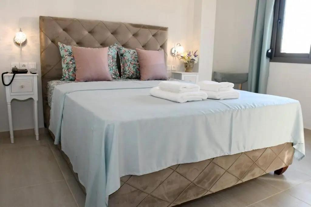 Theano Luxury Suites 0*