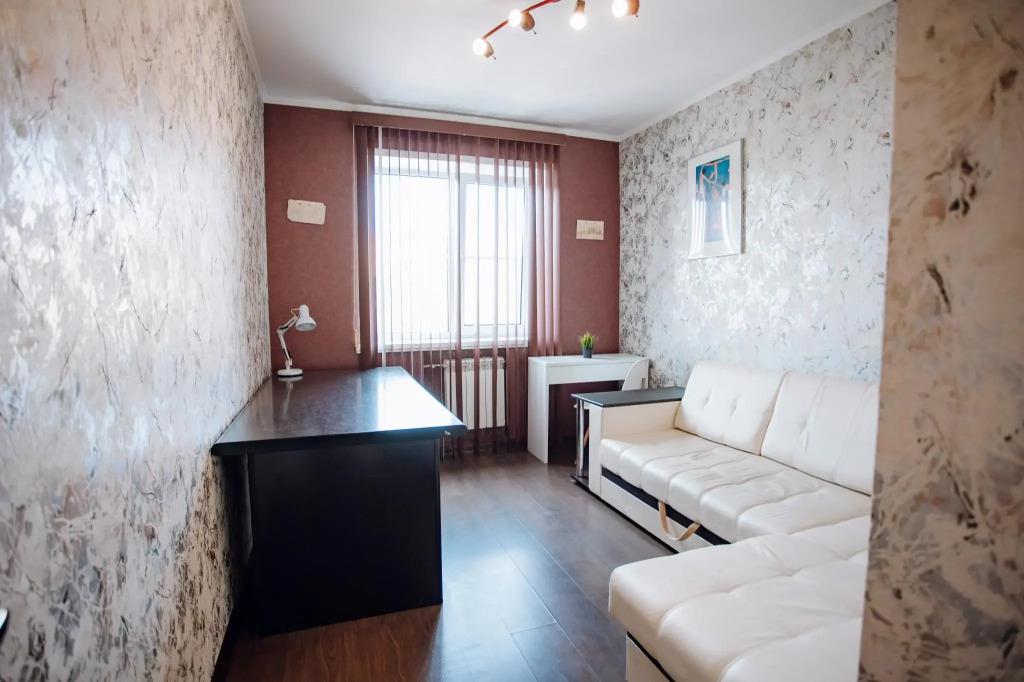 Tolstoy Apart on Leiteisen Street 6 0*