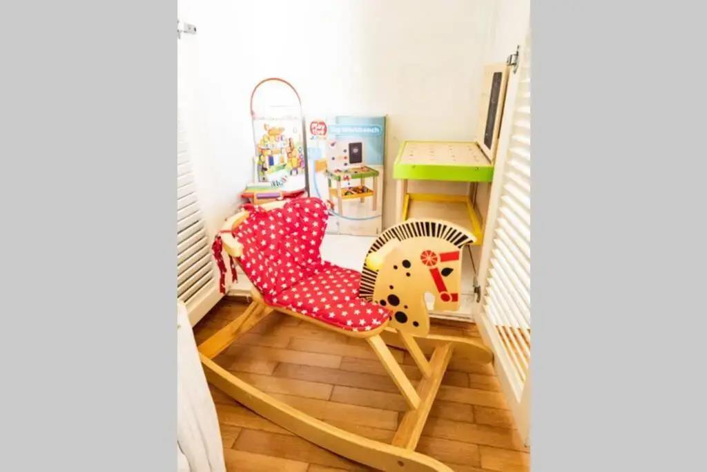 1, Kotzia str. & Poseidonos Avenue, Alimos 1*