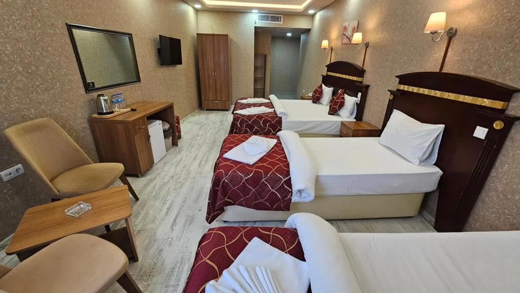 Pointbreak Hotel 0*