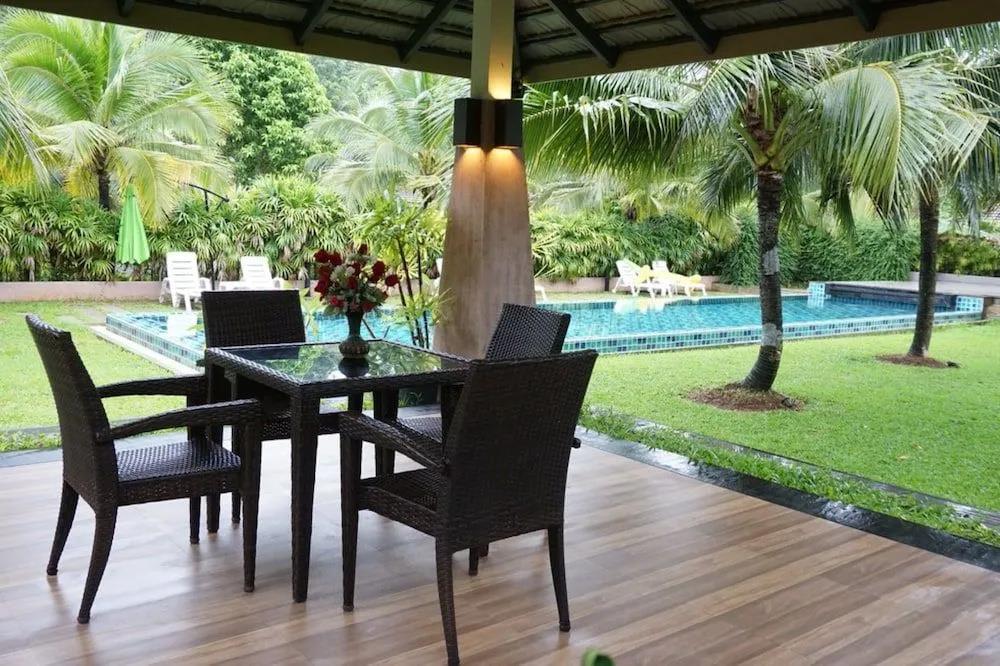Bk Villa 0*