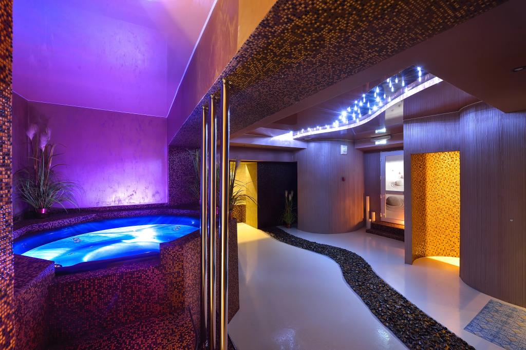 Hotel Gloria 4*
