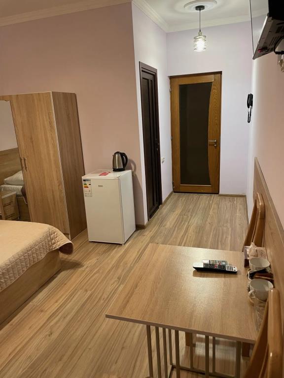 Decca Hotel 3*