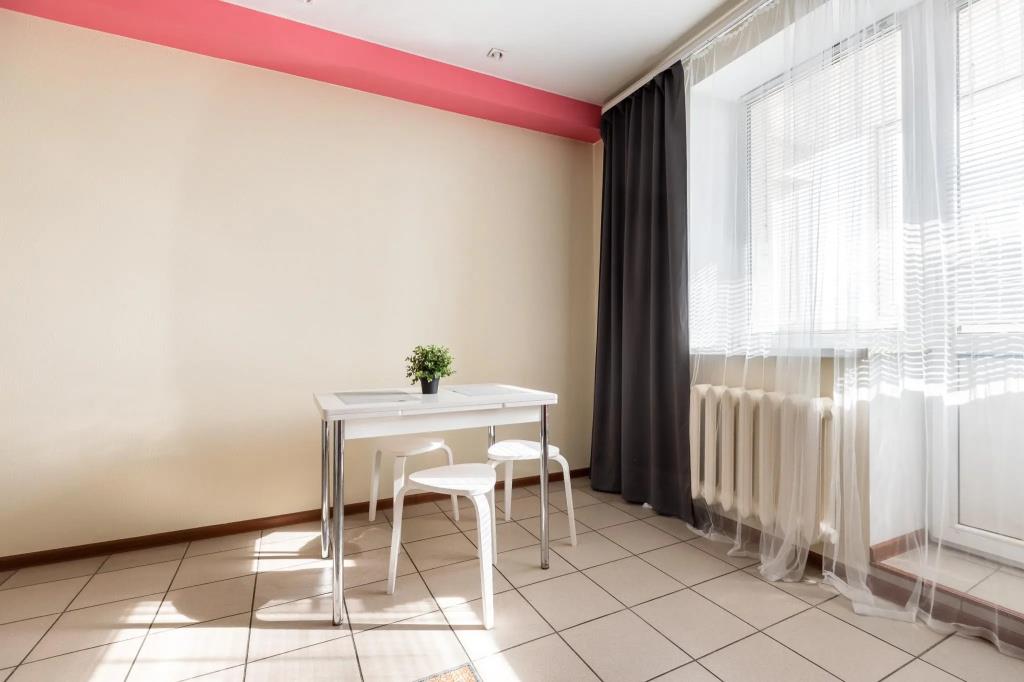 Tolstoy Apart on Leiteisen Street 9 0*