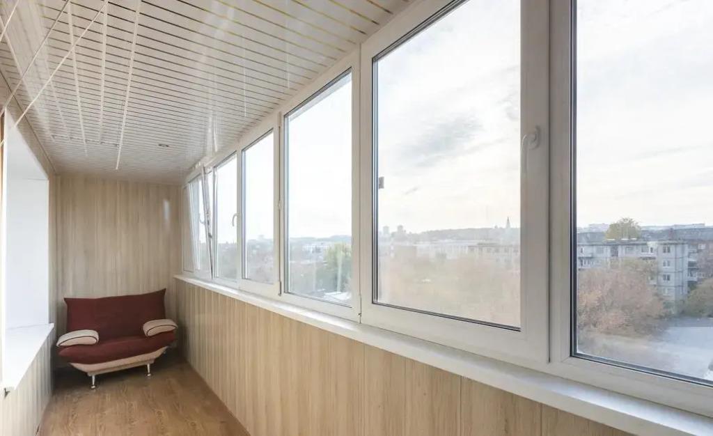 Tolstoy Apart on Pionerskaya Street 0*
