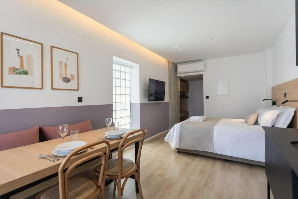 Alinea Urban Saripolou Square 0*