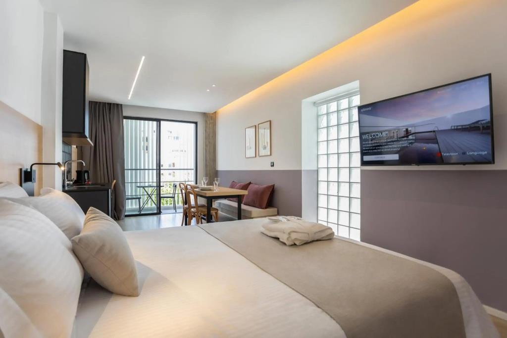 Alinea Urban Saripolou Square 0*