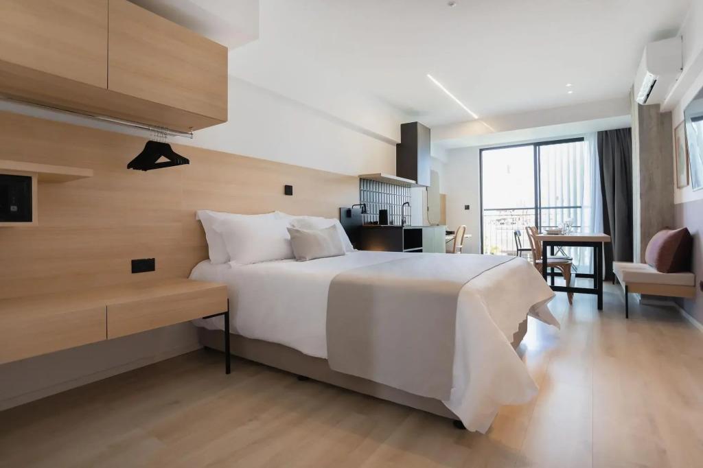 Alinea Urban Saripolou Square 0*