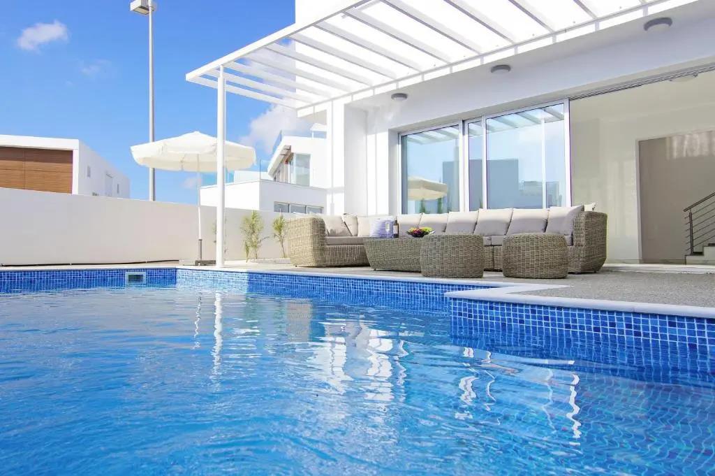 Villa Paradisia 0*