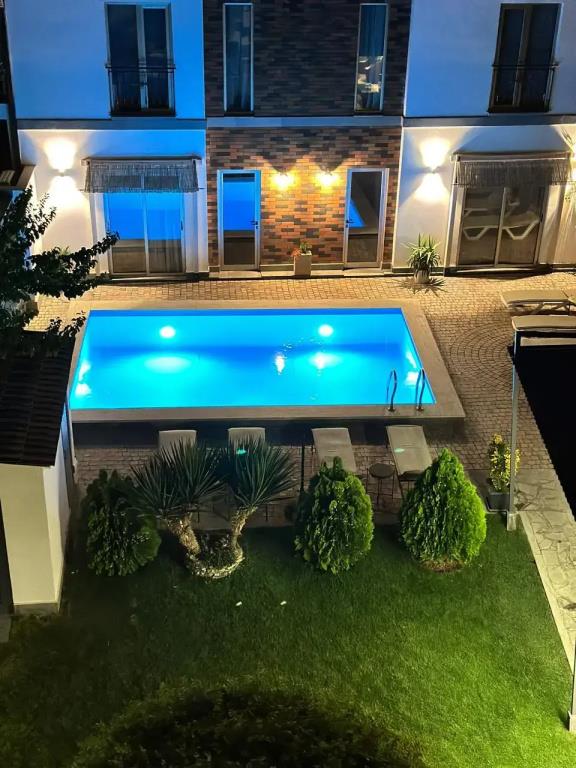 Garden Lounge Hotel 3*