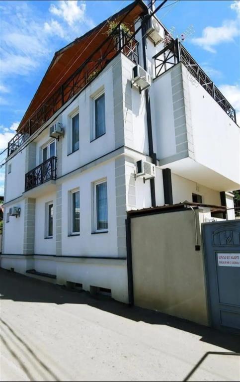 Gamarjoba Hotel 0*
