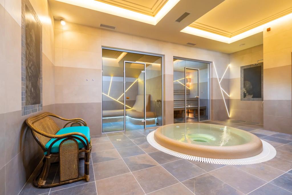 Hotel Akvareli 4*