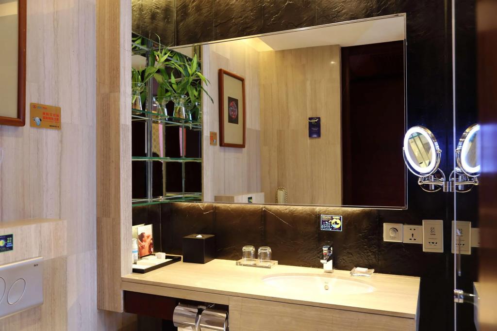 Radisson Blu Hotel Liuzhou 0*