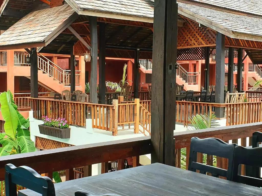 Rainforest Huahin Village Hotel 2*