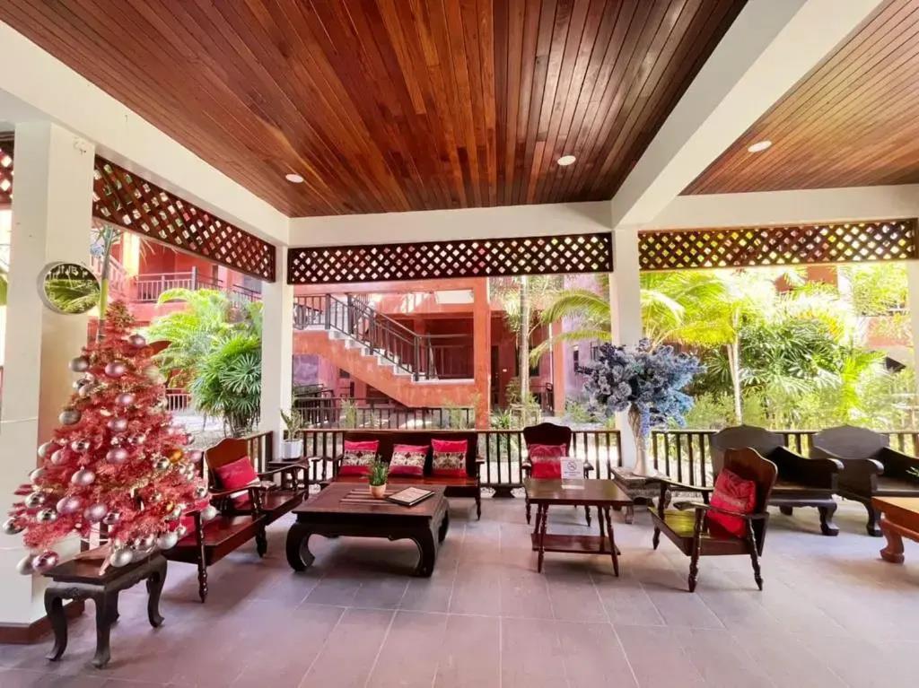 Rainforest Huahin Village Hotel 2*