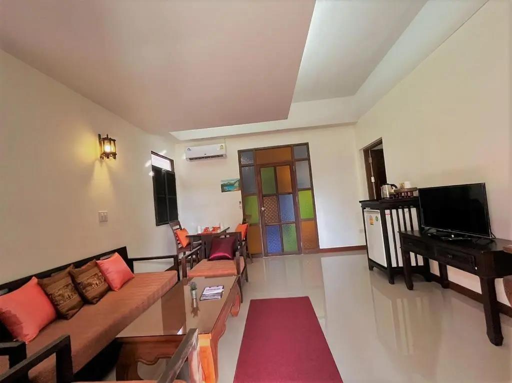 Rainforest Huahin Village Hotel 2*