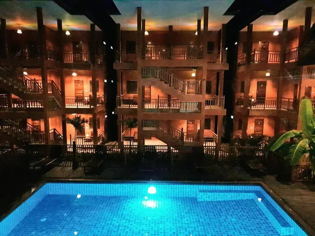 Rainforest Huahin Village Hotel 2*