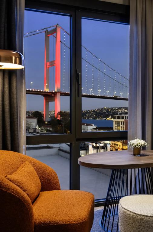 Crowne Plaza Istanbul Ortakoy Bosphorus, an IHG Hotel 5*
