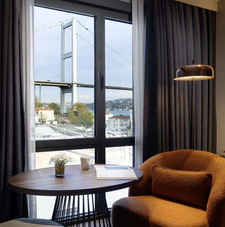 Crowne Plaza Istanbul Ortakoy Bosphorus, an IHG Hotel 5*