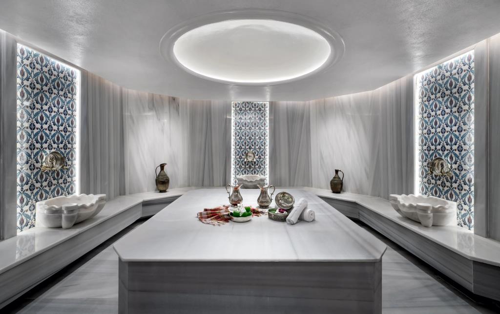 Crowne Plaza Istanbul Ortakoy Bosphorus, an IHG Hotel 5*