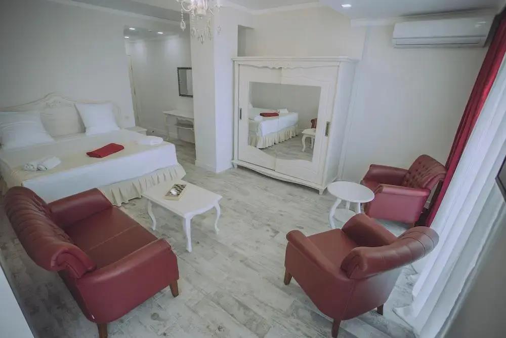 Royal Medis Hotel 2*