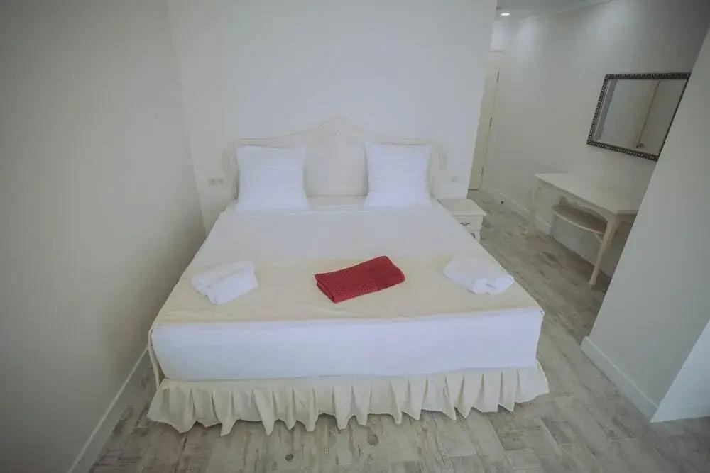 Royal Medis Hotel 2*
