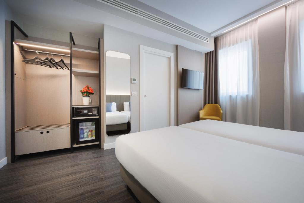 IH Hotels Milano Centrale 4*