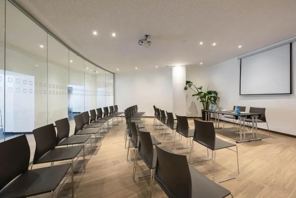 IH Hotels Milano Centrale 4*