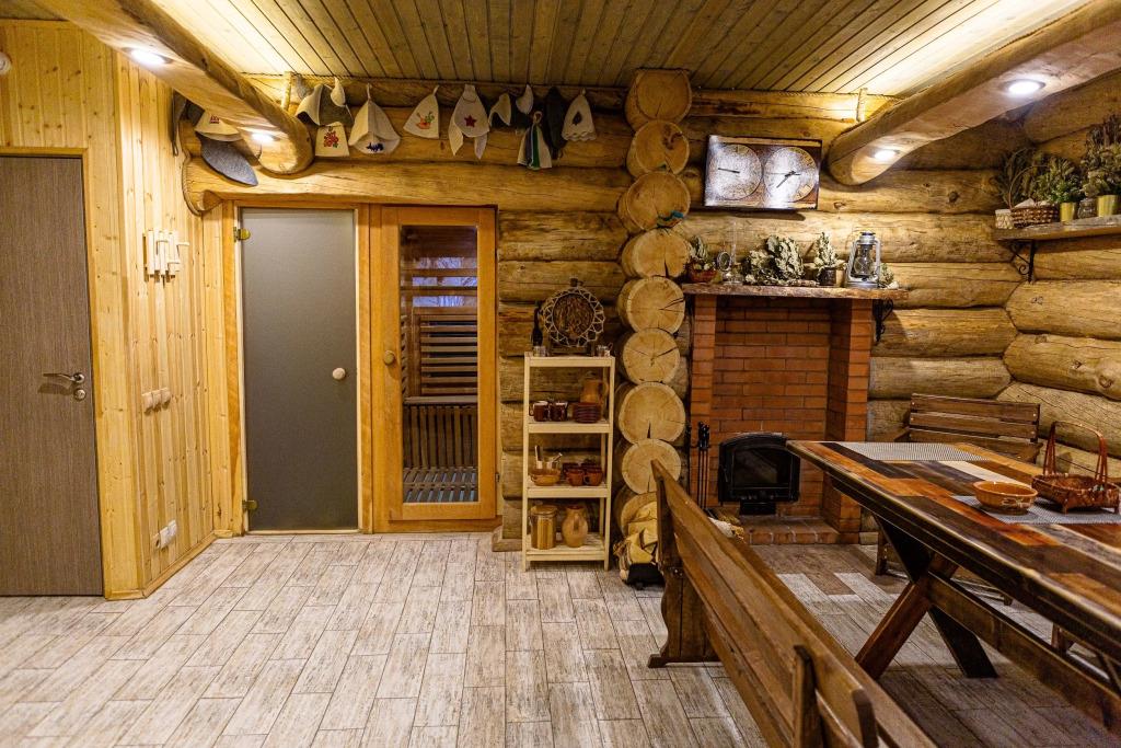 Arctic Home Hotel 3*