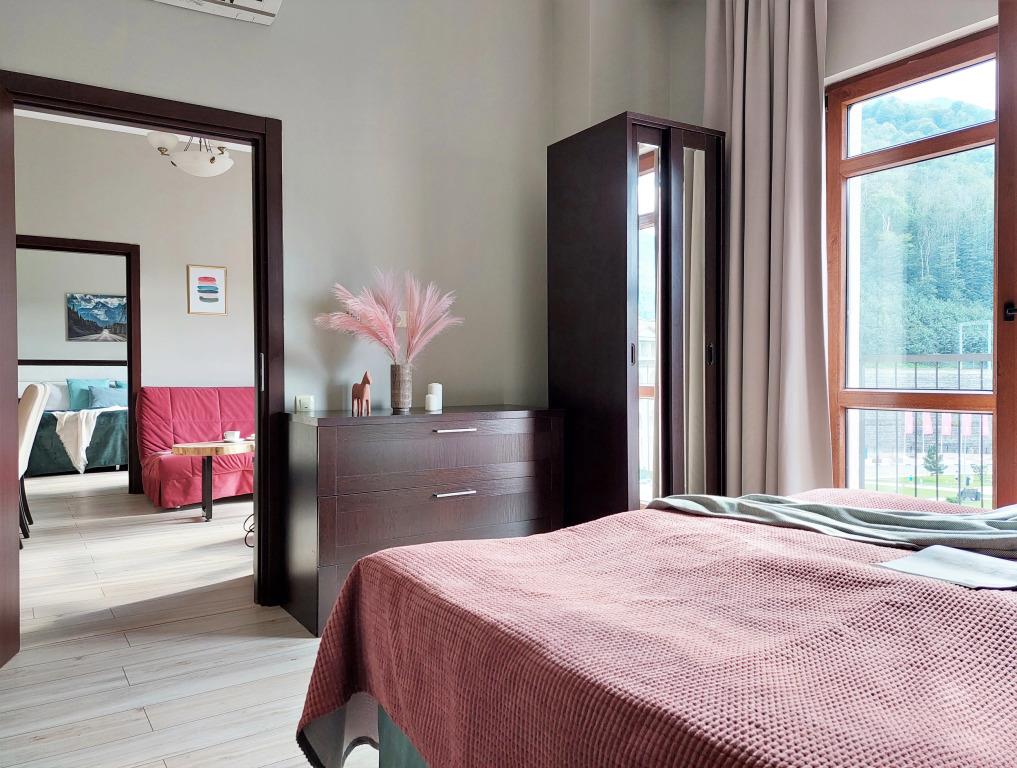 Uytnoe Gnesdyshko S Vidom Na Gory Flat 0*