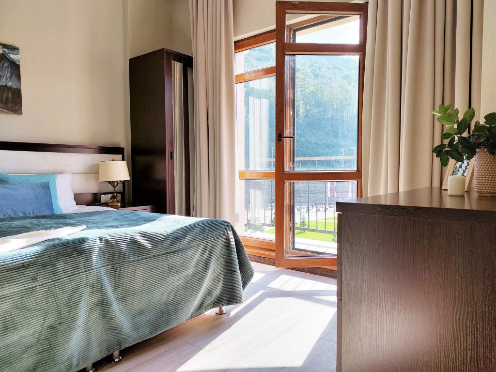 Uytnoe Gnesdyshko S Vidom Na Gory Flat 0*