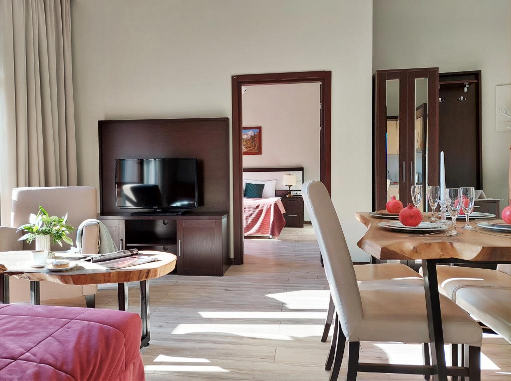 Uytnoe Gnesdyshko S Vidom Na Gory Flat 0*