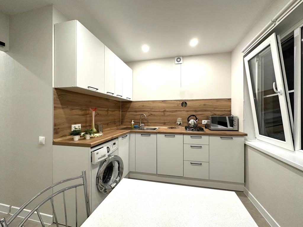Tsvet Morya Ulitsa Roz 2-Komnatnaya Flat 0*