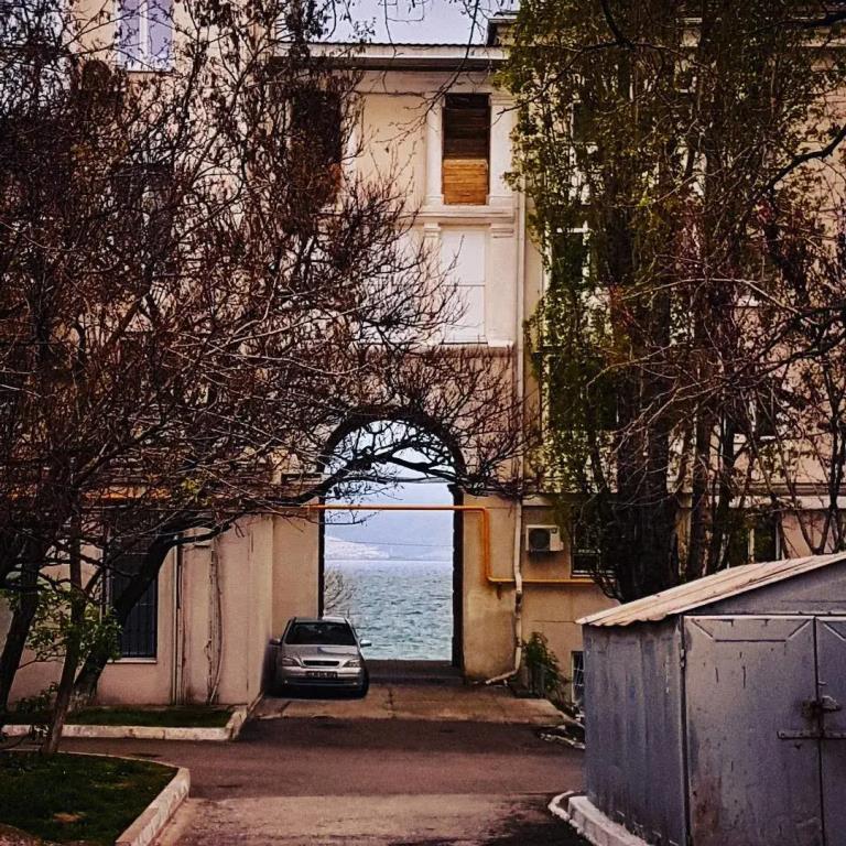 V Tsentre Naberezhnaya admirala Serebryakova 21 Flat 0*