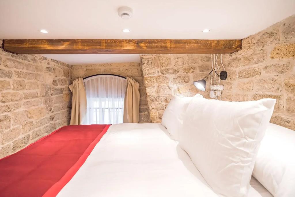 Rest Studios Aparthotel 0*