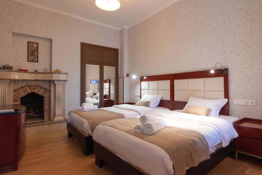 Kraveli Hotel 3*