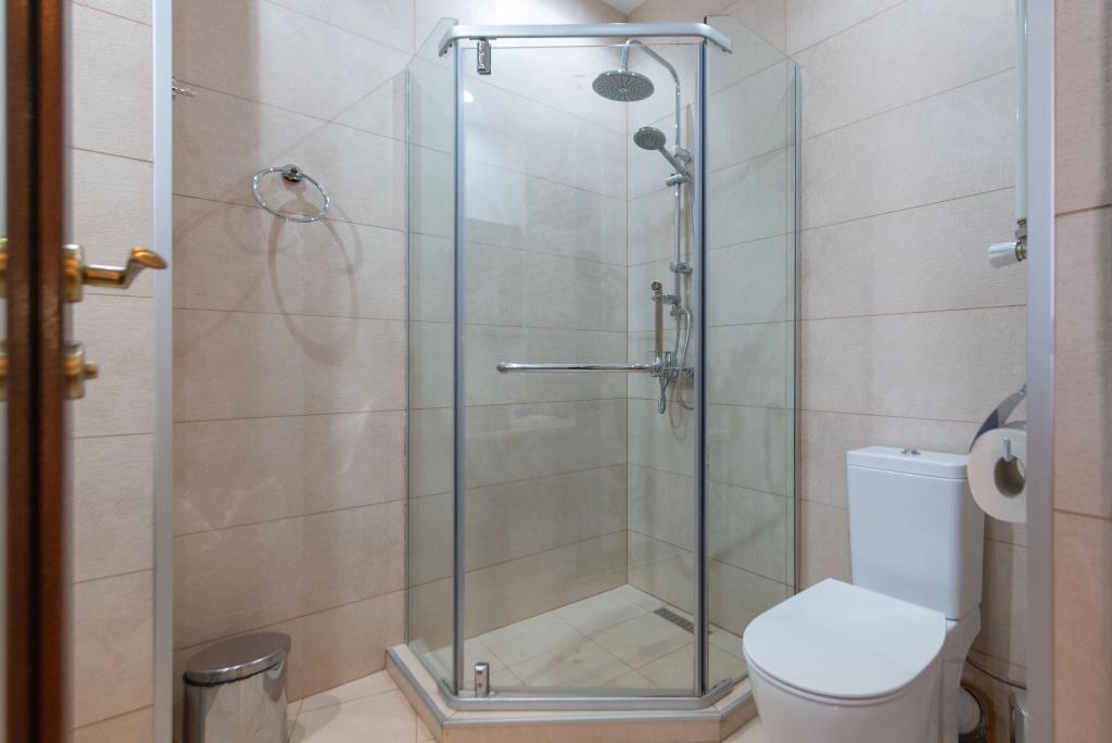 Kraveli Hotel 3*