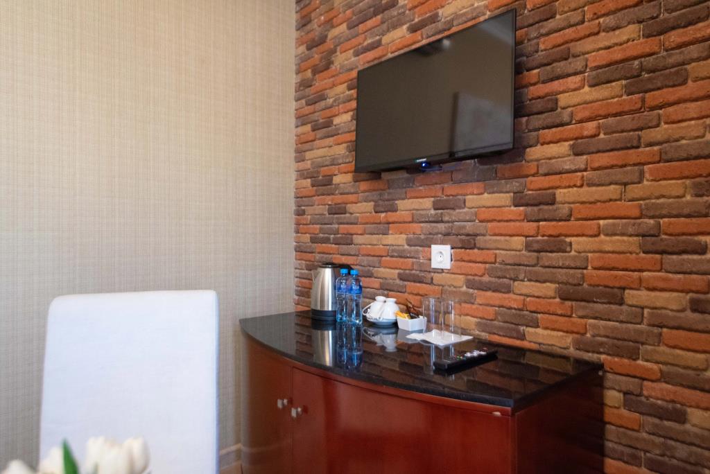 Kraveli Hotel 3*